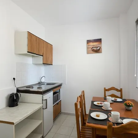 דירה Nissaki Sea View